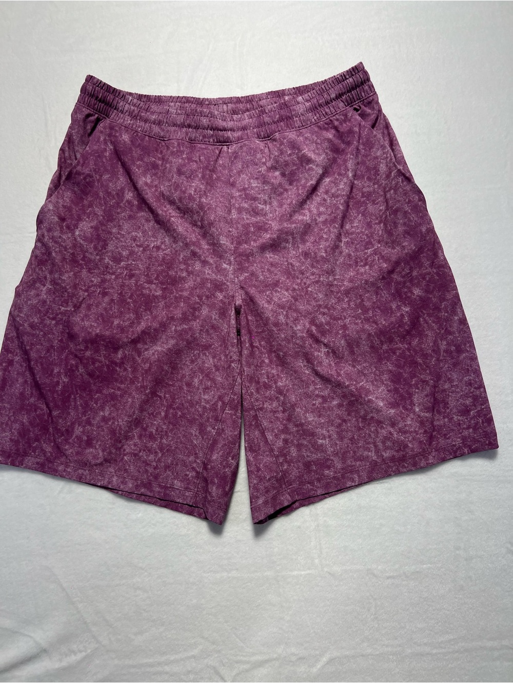 lululemon‎ Men's Pace breaker short 9” liner in gravel dust Cherry Tint Multi